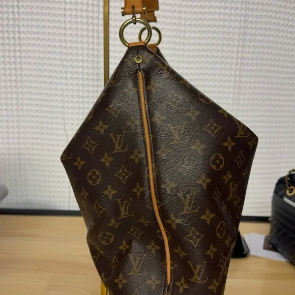 Louis Vuitton Sully MM Monogram Shoulder Bag - Picture 3 of 16